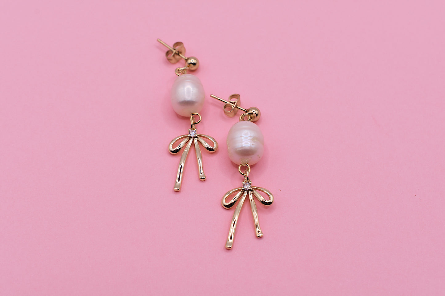 Pearl bow earrings